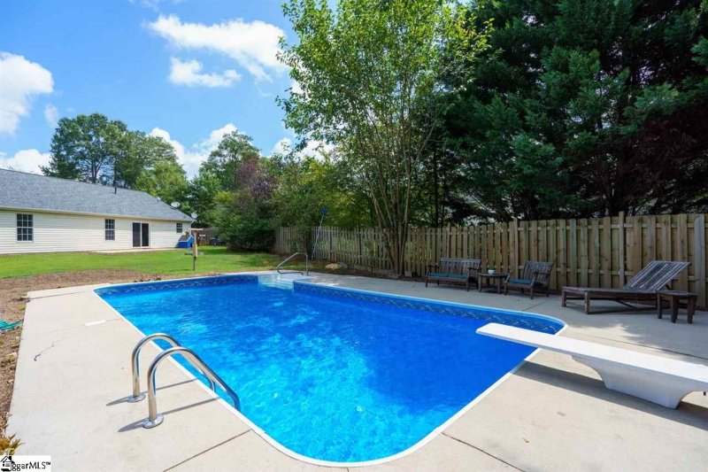 Property image 2 at 5 Mossy Oak Lane, Greer, SC 29651