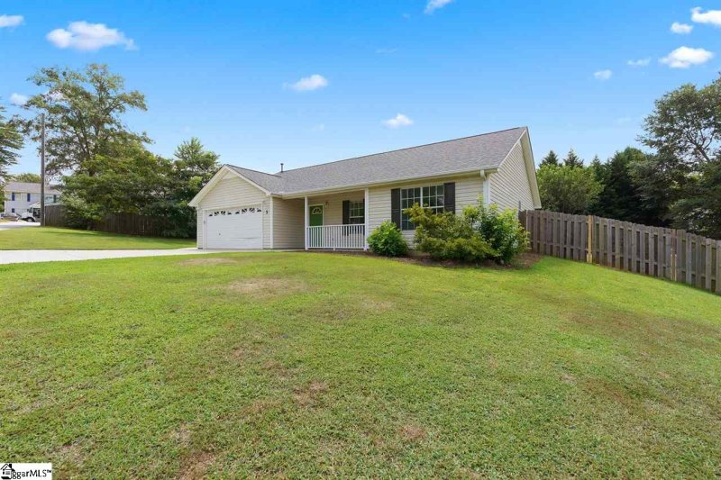 Property image 3 at 5 Mossy Oak Lane, Greer, SC 29651