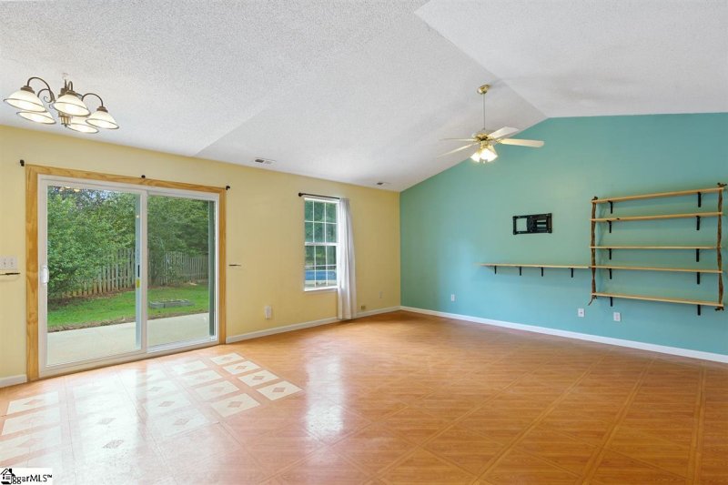 Property image 4 at 5 Mossy Oak Lane, Greer, SC 29651