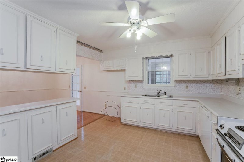 Property image 3 at 102 Colony Road, Travelers Rest, SC 29690