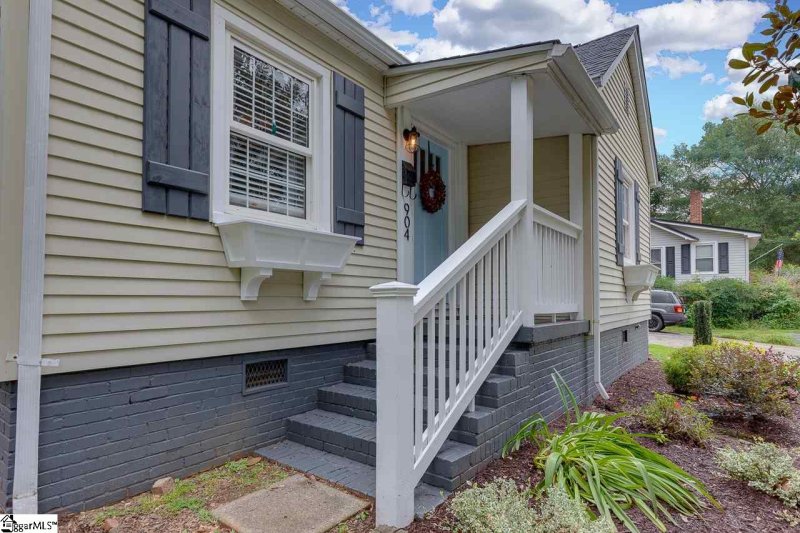 Property image 3 at 904 N Franklin Road, Greenville, SC 29617