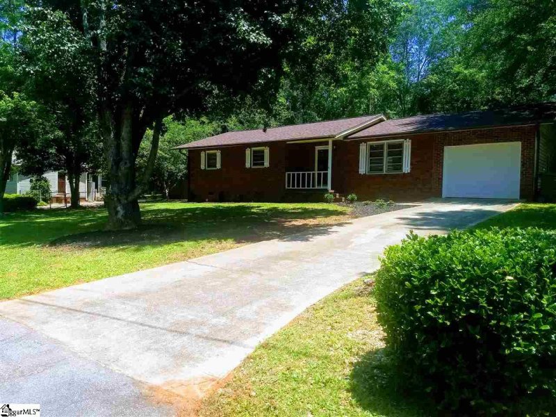 Property image 2 at 407 Spring Forest Drive, Central, SC 29630