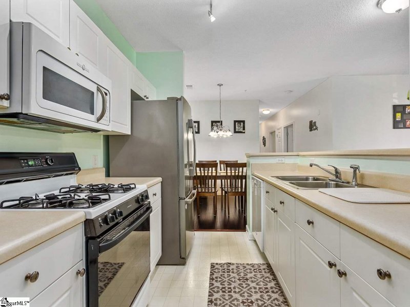 Property image 2 at 526 McKenna Circle, Greenville, SC 29615