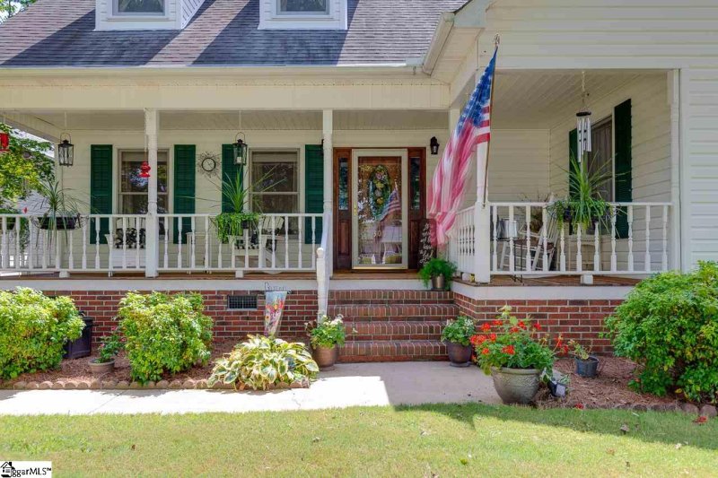 Property image 2 at 309 Pinnacle Court, Easley, SC 29642