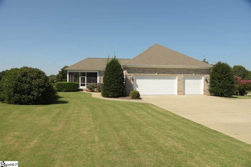 Property image 3 at 131 Gleneagles Road, Campobello, SC 29322