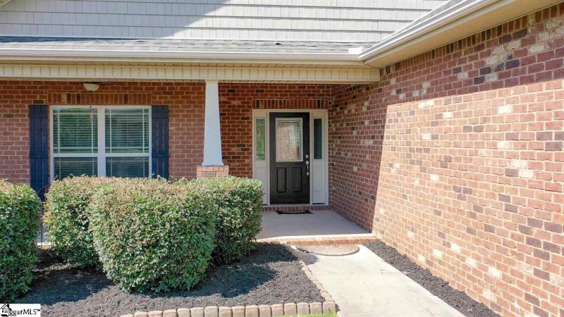 Property image 3 at 10 Choppee Court, Simpsonville, SC 29681
