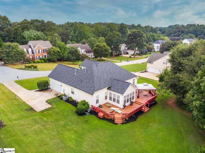 Property image 2 at 207 Ridge Bay Court, Greenville, SC 29611