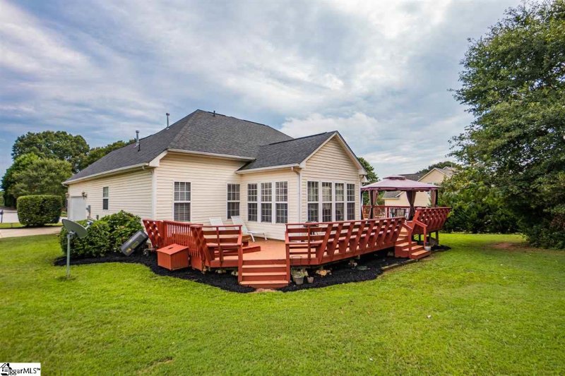 Property image 3 at 207 Ridge Bay Court, Greenville, SC 29611