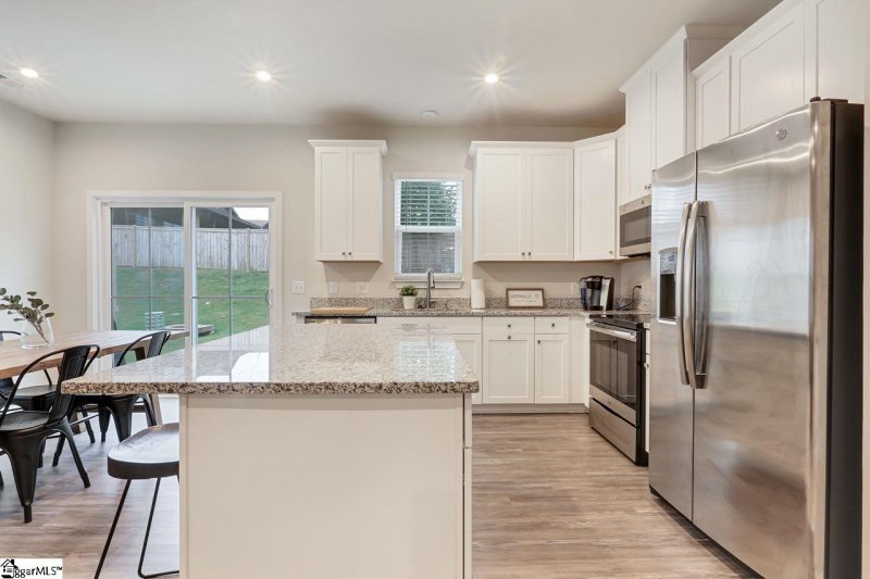 Property image 4 at 406 Huntingdale Place, Simpsonville, SC 29681