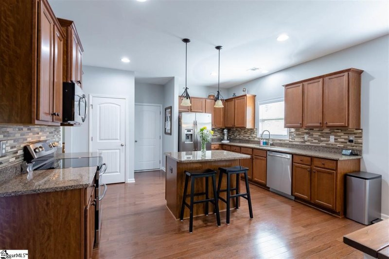 Property image 2 at 15 Brentmoor Place, Simpsonville, SC 29680