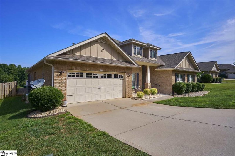 Property image 2 at 204 Ducktrap Court, Simpsonville, SC 29681