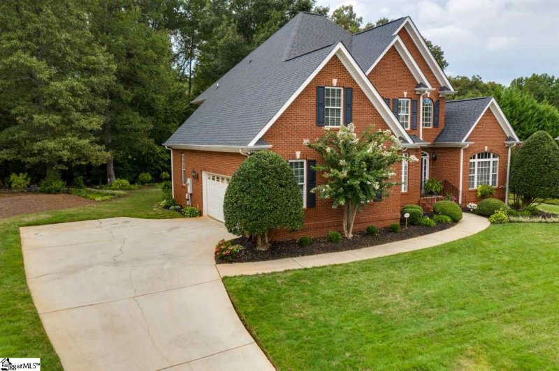 Property image 3 at 209 Netherland Lane, Simpsonville, SC 29681