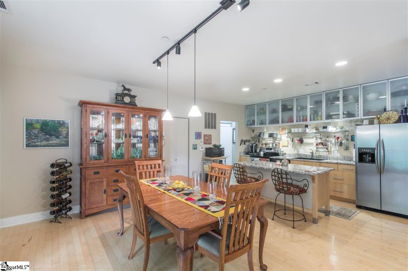 Property image 3 at 204 E Park Avenue, Greenville, SC 29601-1665