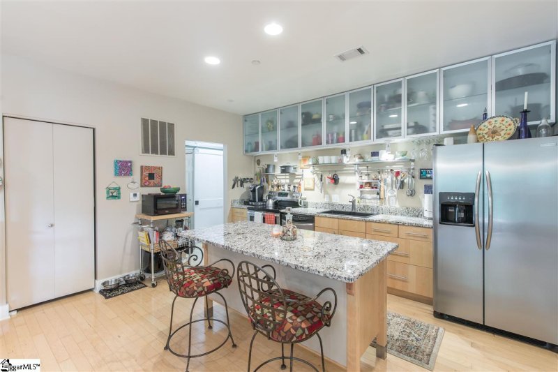 Property image 4 at 204 E Park Avenue, Greenville, SC 29601-1665