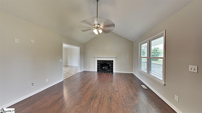 Property image 3 at 204 Foxfire Drive, Simpsonville, SC 29680