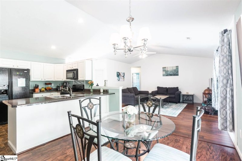 Property image 4 at 23 Juneau Court, Greenville, SC 29605