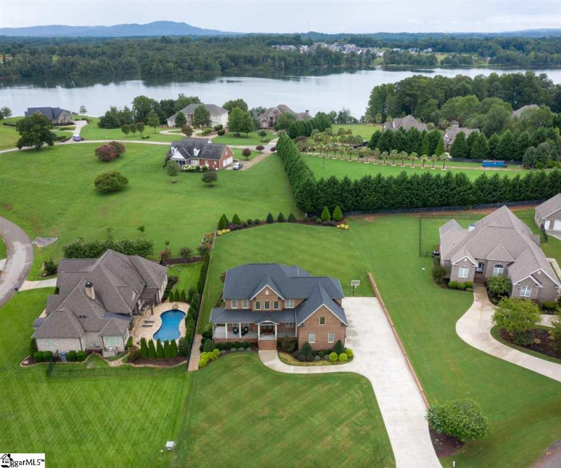 Property image 2 at 5 Meadow Trace Court, Greer, SC 29651