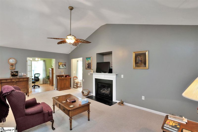Property image 2 at 358 Capstone Lane, Spartanburg, SC 29301