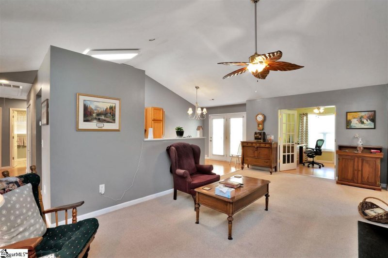 Property image 3 at 358 Capstone Lane, Spartanburg, SC 29301
