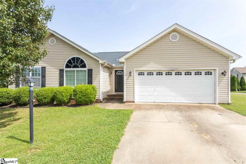 2 Long Pineview Court