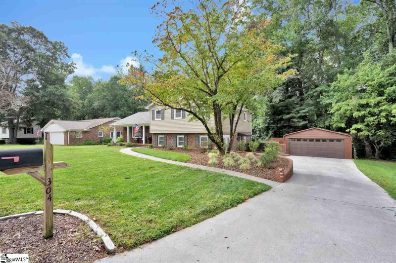 Property image 2 at 304 Poplar Lane, Mauldin, SC 29662