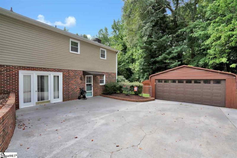 Property image 3 at 304 Poplar Lane, Mauldin, SC 29662