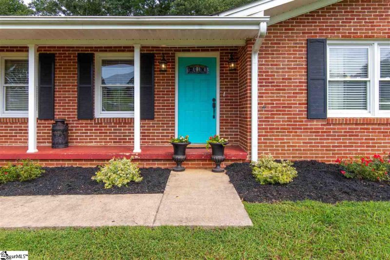 Property image 3 at 1153 Lakeview Drive, Greenville, SC 29611