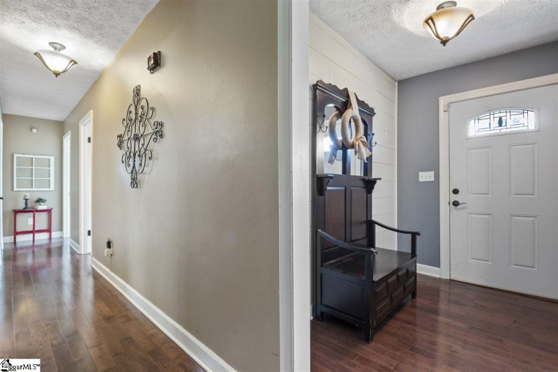 Property image 4 at 1153 Lakeview Drive, Greenville, SC 29611