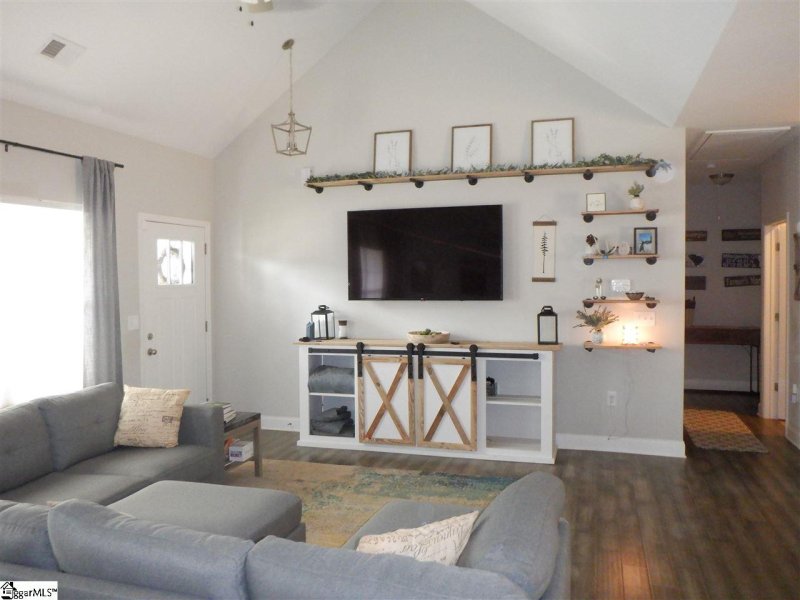 Property image 3 at 108 McArthur Street, Easley, SC 29642-2326