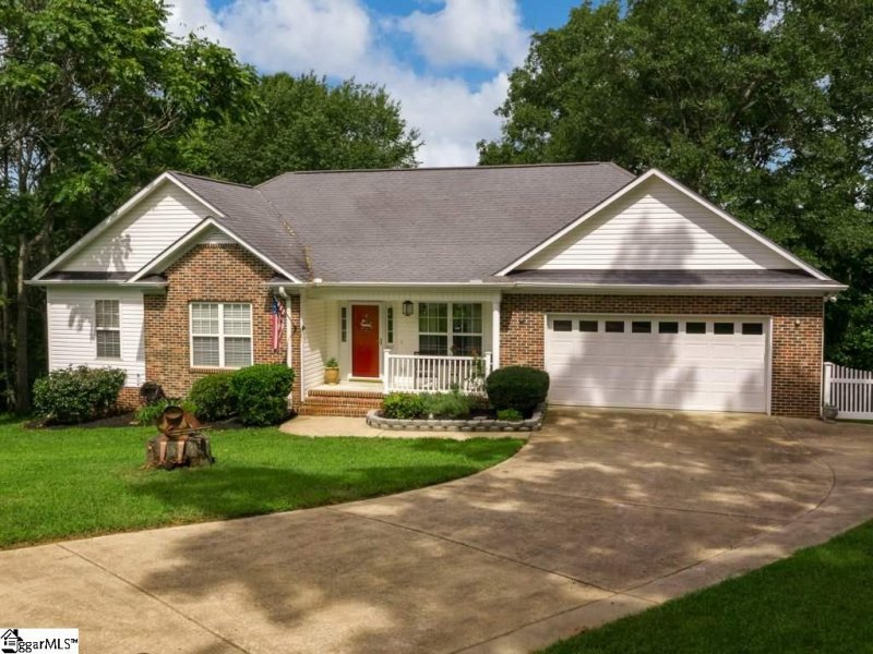 407 Foxfire Drive