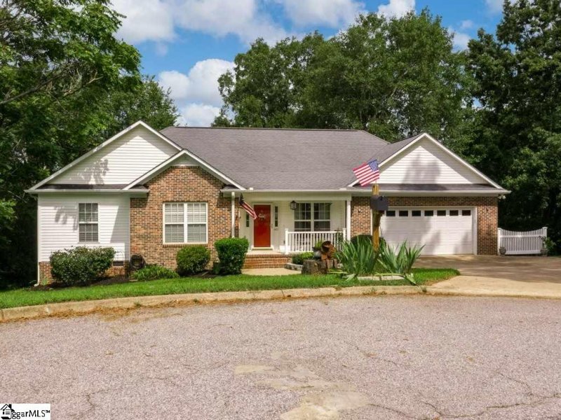 Property image 3 at 407 Foxfire Drive, Simpsonville, SC 29680