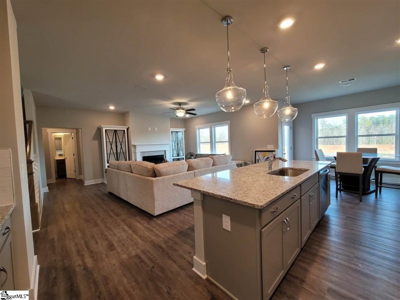 Property image 4 at 225 Dillon Circle, Spartanburg, SC 29307