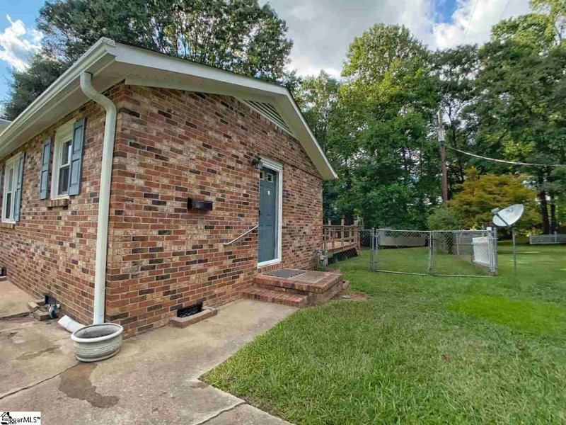 Property image 5 at 303 Florence Drive, Simpsonville, SC 29681-2220