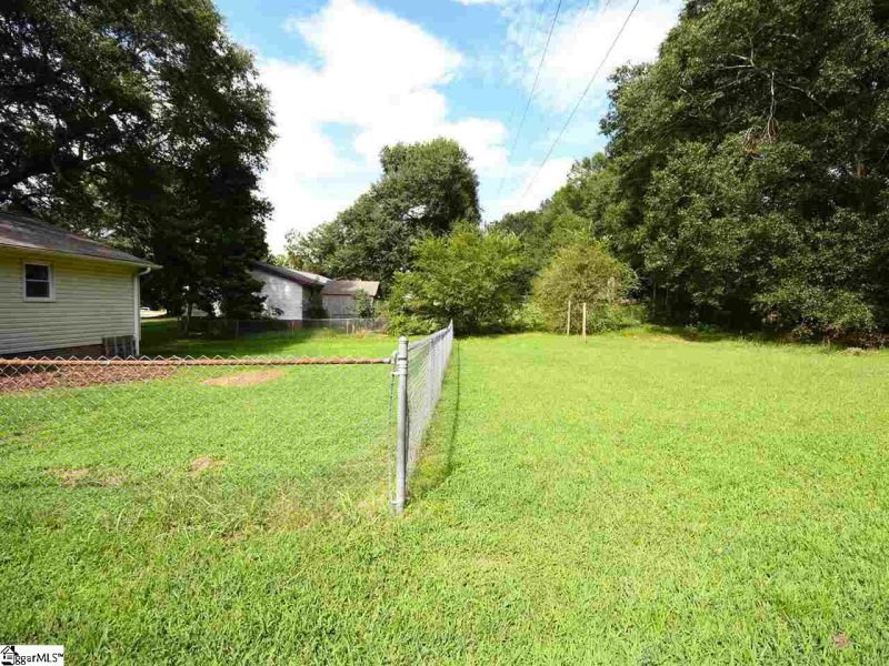 Property image 3 at 206 Springdale Avenue, Liberty, SC 29657