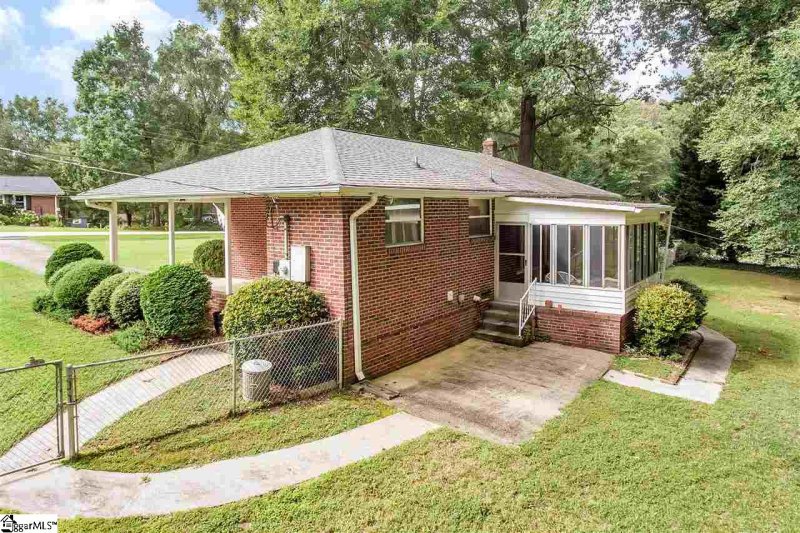 Property image 2 at 116 N Wingate Road, Greenville, SC 29605-5012
