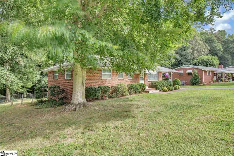 Property image 3 at 116 N Wingate Road, Greenville, SC 29605-5012