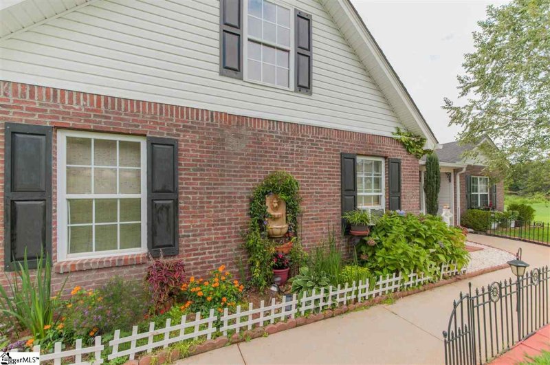 Property image 3 at 16 Country Knolls Drive, Greer, SC 29651