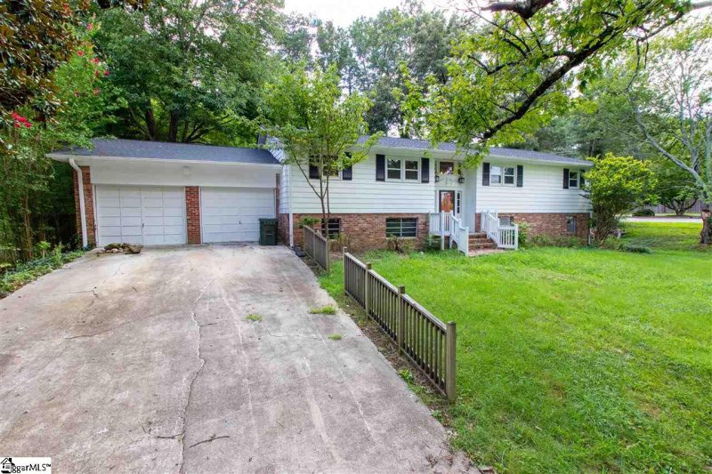 Property image 4 at 100 Ravensworth Road, Taylors, SC 29687