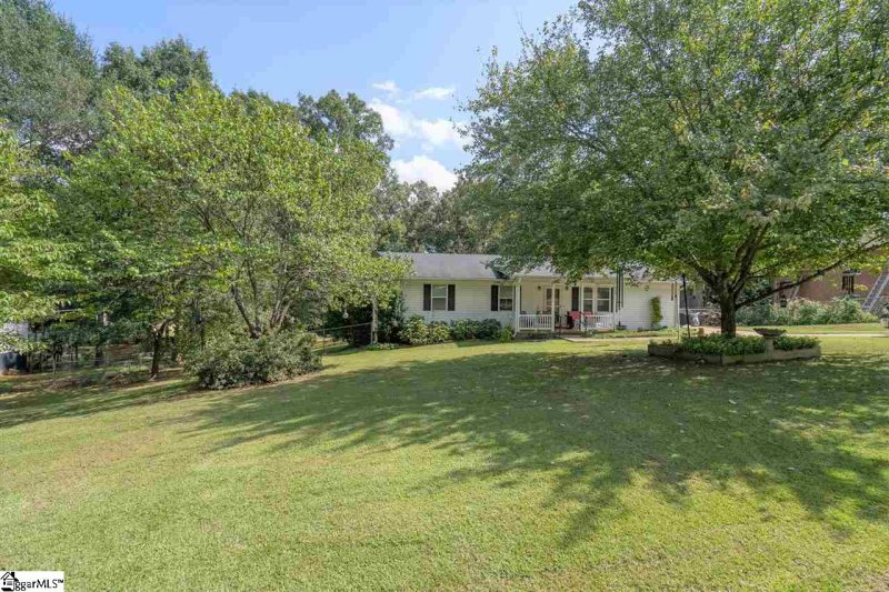 Property image 2 at 206 Dogwood Court, Piedmont, SC 29673-8954