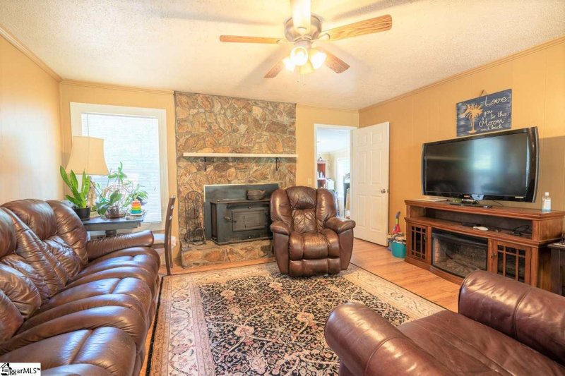 Property image 5 at 206 Dogwood Court, Piedmont, SC 29673-8954