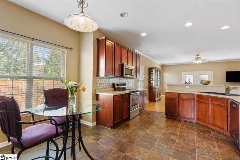 Property image 4 at 405 Sun Rose Court, Simpsonville, SC 29680