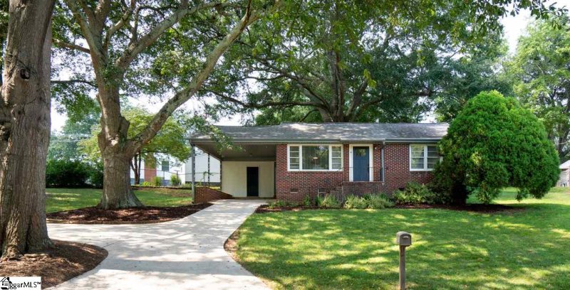 Property image 2 at 14 Columbia Circle, Greenville, SC 29607