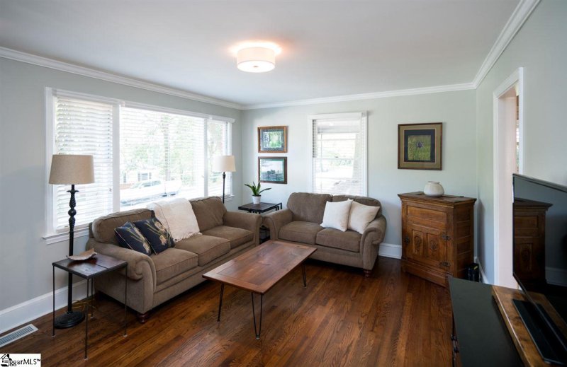 Property image 5 at 14 Columbia Circle, Greenville, SC 29607