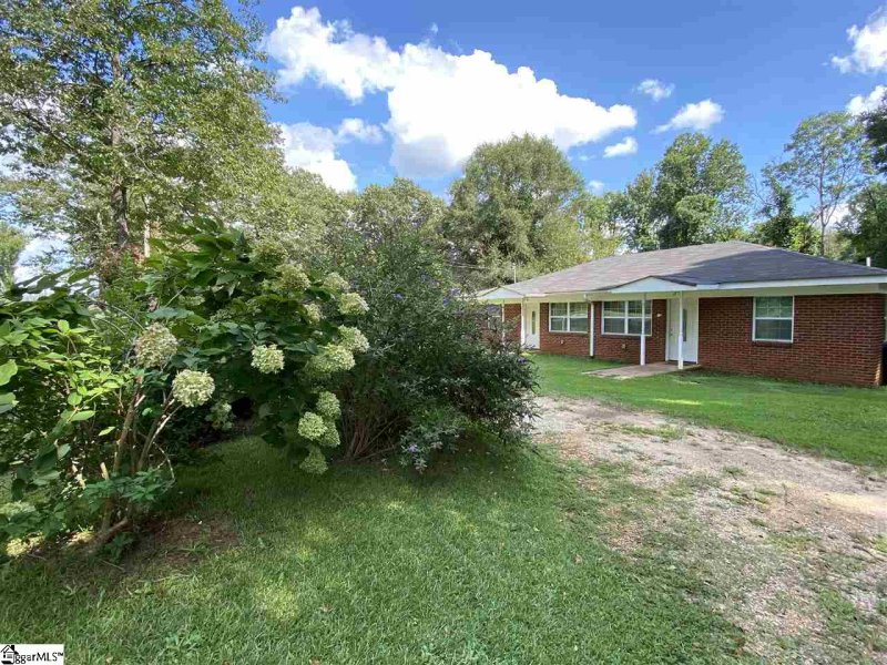 Property image 2 at 302 & 304 Churchill Circle, Greenville, SC 29605