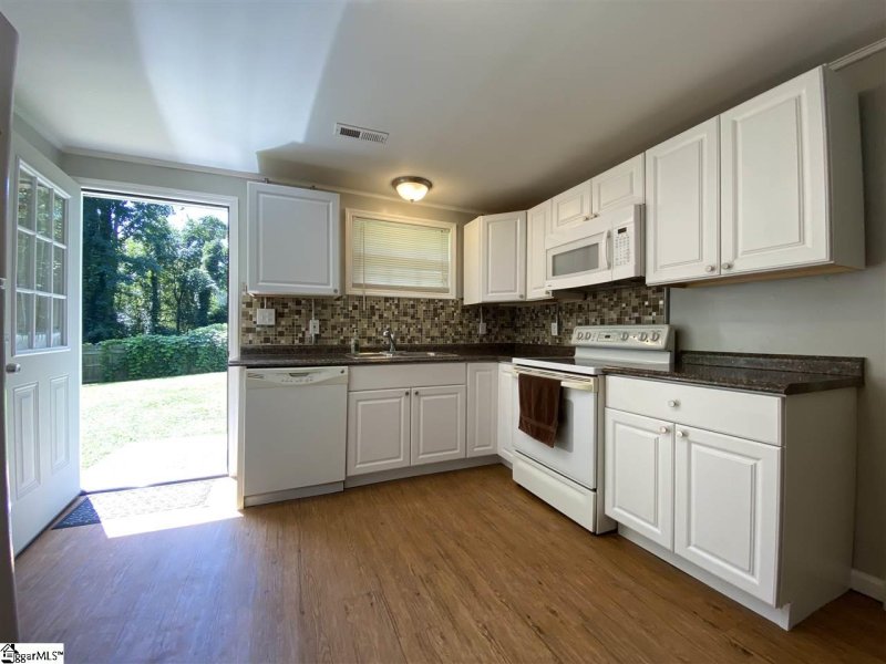 Property image 3 at 302 & 304 Churchill Circle, Greenville, SC 29605