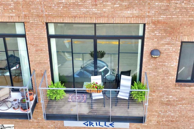 Property image 2 at 400 E McBee Avenue, Greenville, SC 29601