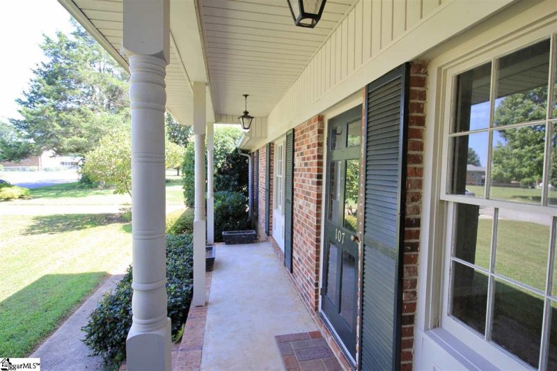 Property image 3 at 107 Mistletoe Drive, Greenville, SC 29617