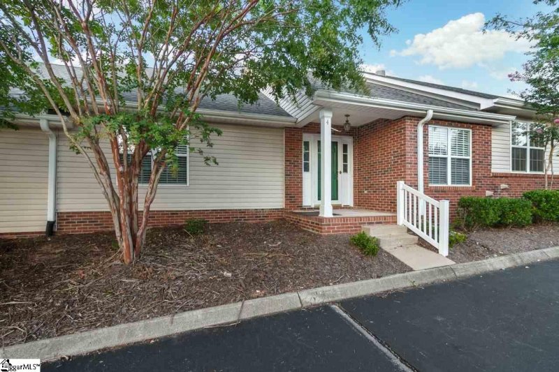 Property image 2 at 4 Hillside Glen Drive, Greer, SC 29650
