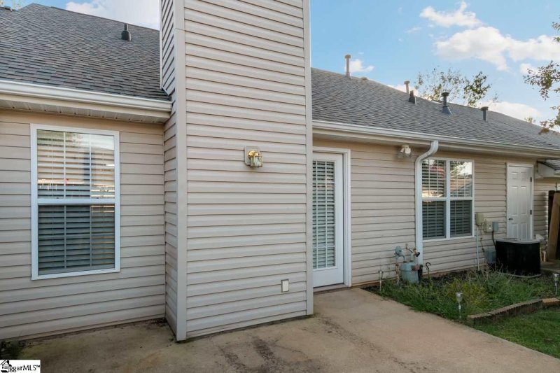 Property image 5 at 4 Hillside Glen Drive, Greer, SC 29650