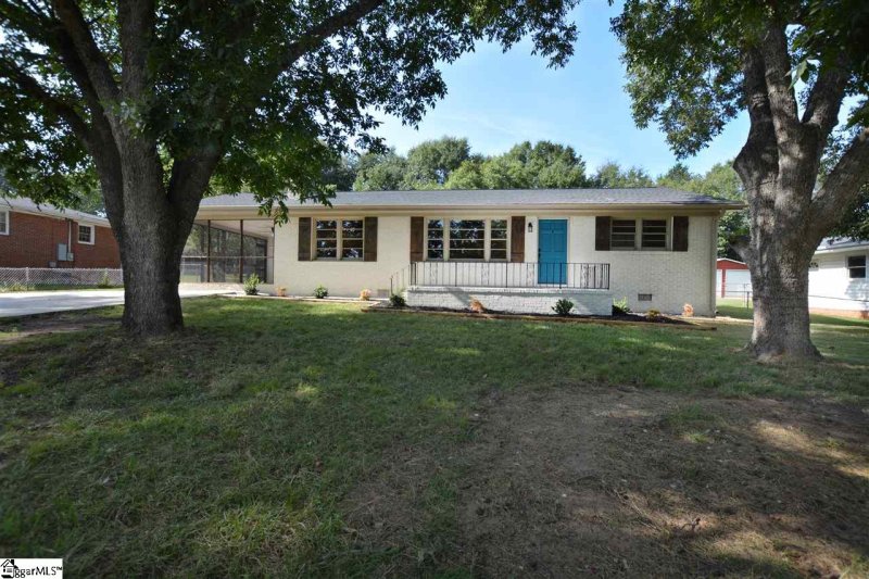 Property image 2 at 8 Parkdale Drive, Greenville, SC 29611